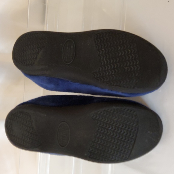 Isotoner Men's Slipper - Picture 5 of 6